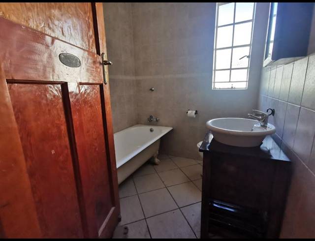 2 BEDROOM PROPERTY TO RENT IN STRUBENVALE